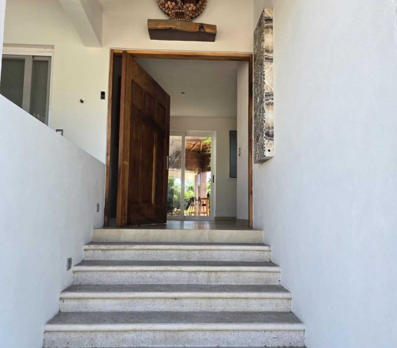ENTRADA PRINCIPAL 1