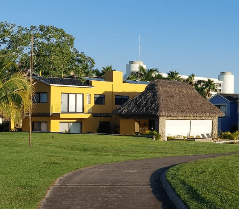 EXTERIOR 4